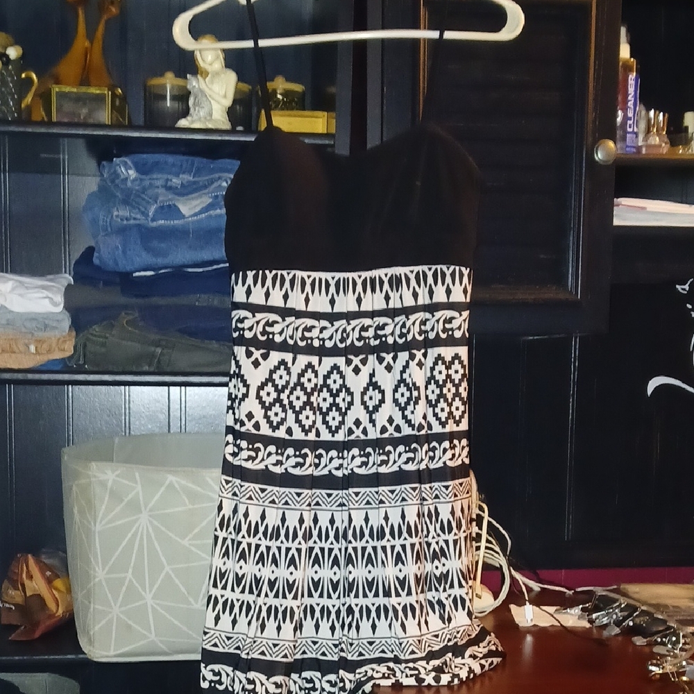 Forever 21 Black and White Patterned Midi Dress